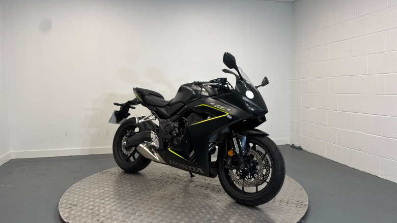 24MY Honda CBR650R E-Clutch